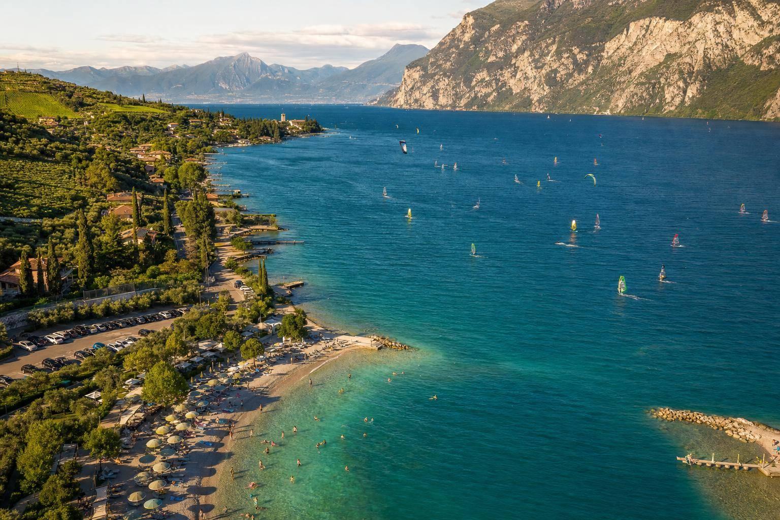 Najlepsze plaże nad jeziorem Garda – gdzie się kąpać